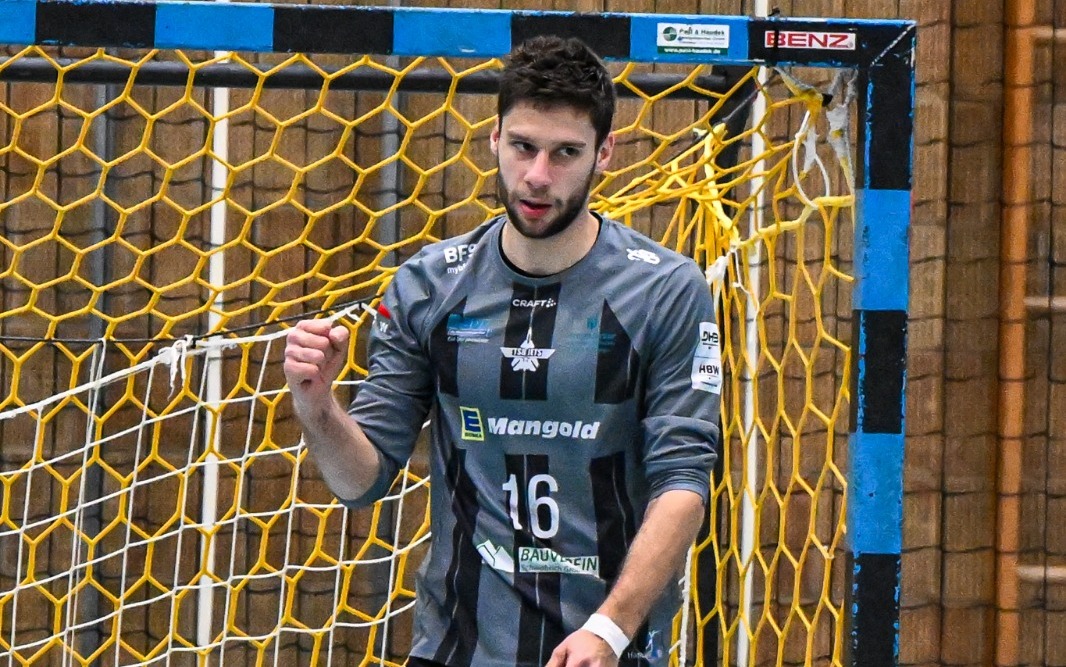 Im „Tie-Break“ des Topspiels: TSB-Torwart Daniel Mühleisen als stiller Matchwinner
